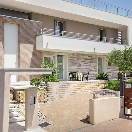 Villa Aurora-Holiday Home Apt 2 Bardolino Exterior photo