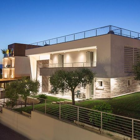 Villa Aurora-Holiday Home Apt 2 Bardolino Exterior photo