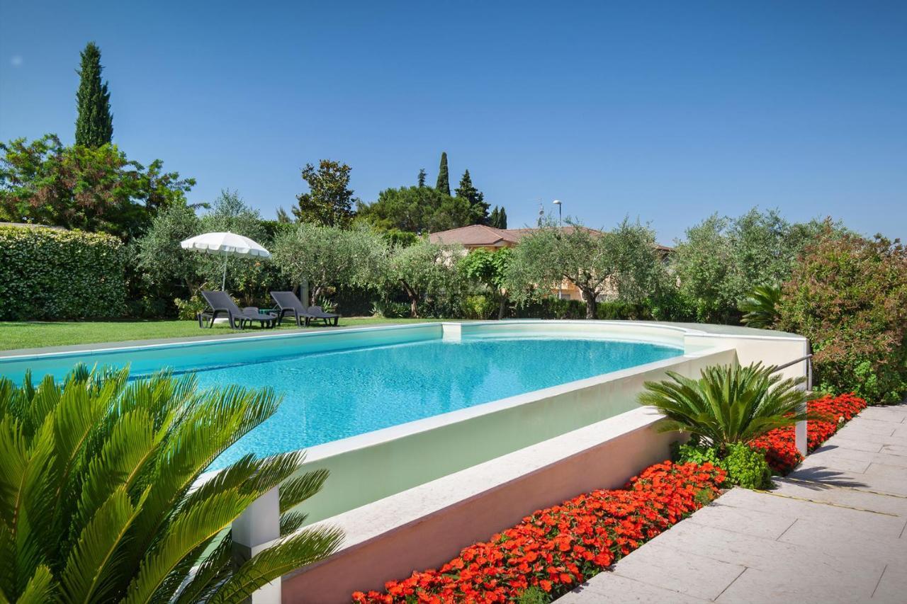Villa Aurora-Holiday Home Apt 2 Bardolino Exterior photo