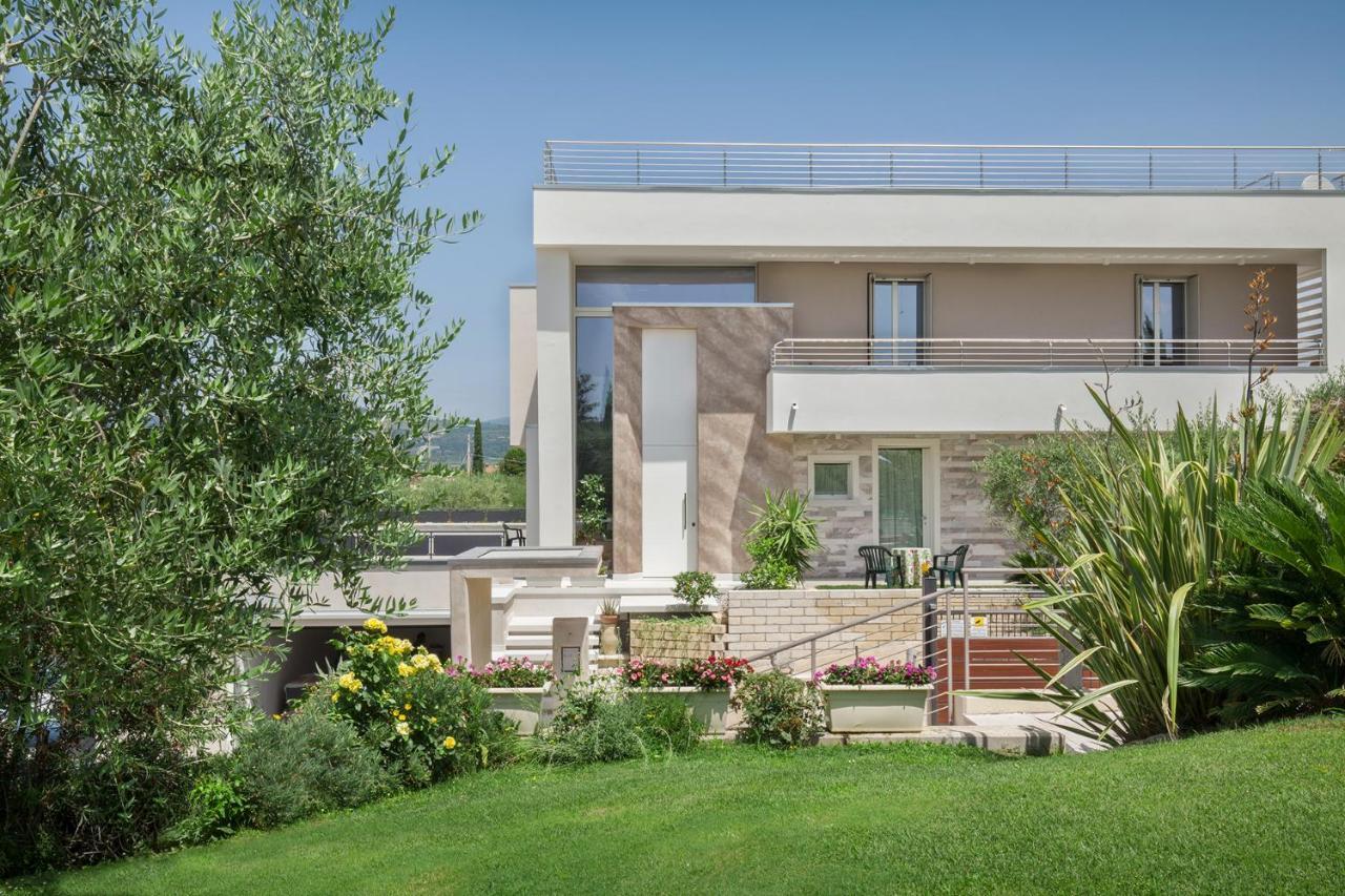 Villa Aurora-Holiday Home Apt 2 Bardolino Exterior photo
